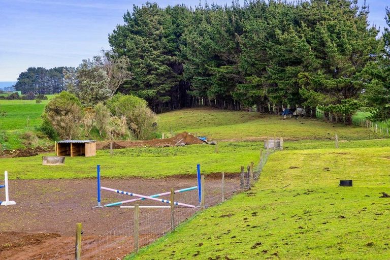 Photo of property in 2745 Opunake Road, Te Kiri, Opunake, 4682