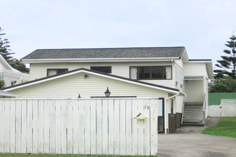 Photo of property in 58 Seaview Road, Paraparaumu Beach, Paraparaumu, 5032