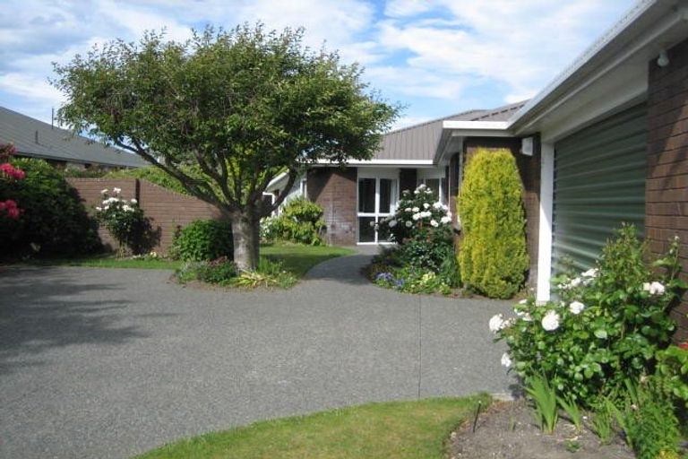 Photo of property in 32 Kedleston Drive, Avonhead, Christchurch, 8042