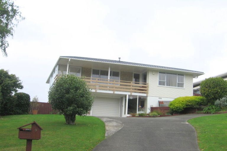 Photo of property in 9 Saint Edmund Crescent, Tawa, Wellington, 5028