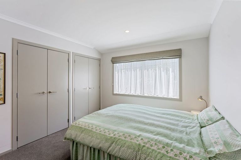 Photo of property in 5 Tauhou Place, Waikanae, 5036