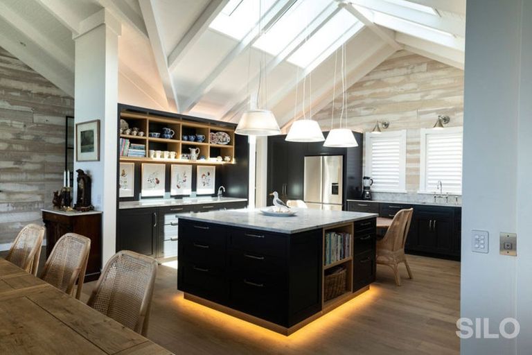 Photo of property in 41 Ocean View Road, Hatfields Beach, Orewa, 0931