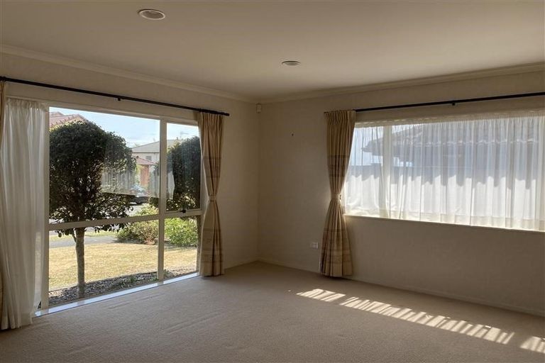 Photo of property in 22 Maybole Drive, Flat Bush, Auckland, 2016