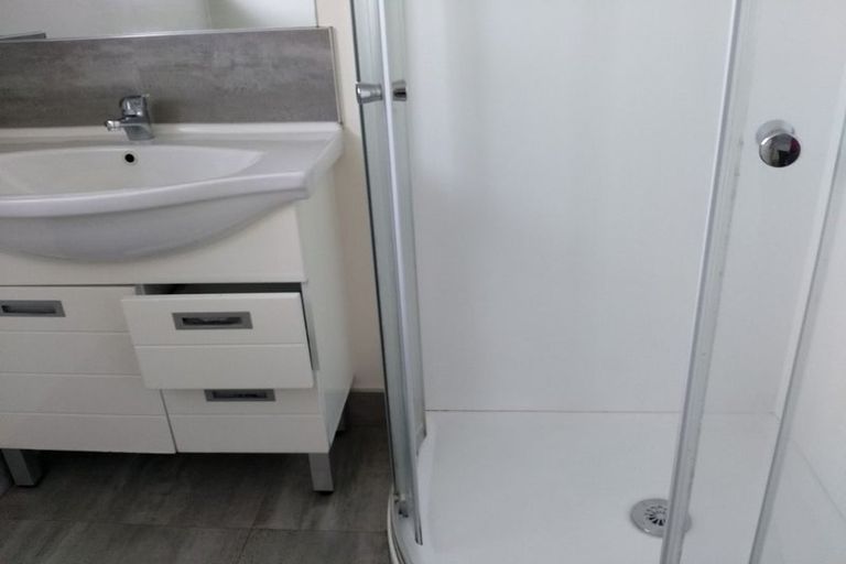 Photo of property in 4/41 Greenslade Crescent, Northcote, Auckland, 0627