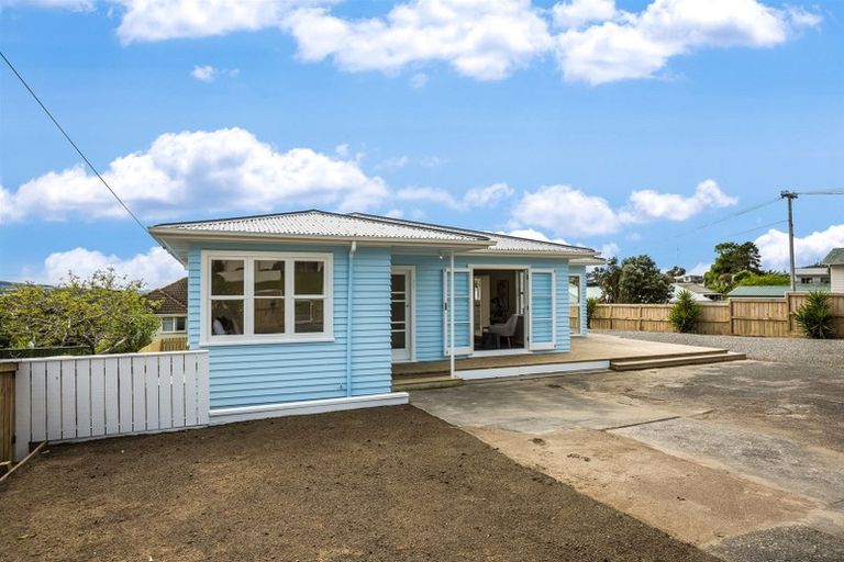 Photo of property in 79 Driver Crescent, Cannons Creek, Porirua, 5024