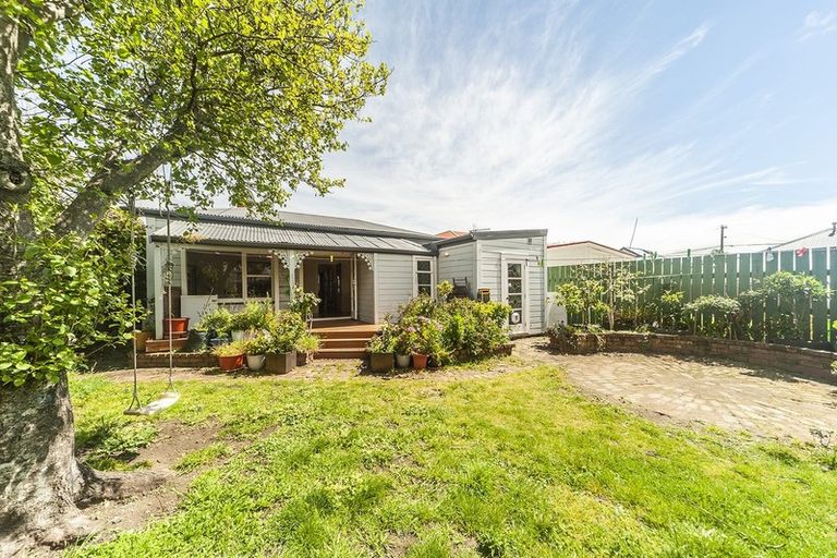 Photo of property in 18 Aurora Street, Petone, Lower Hutt, 5012