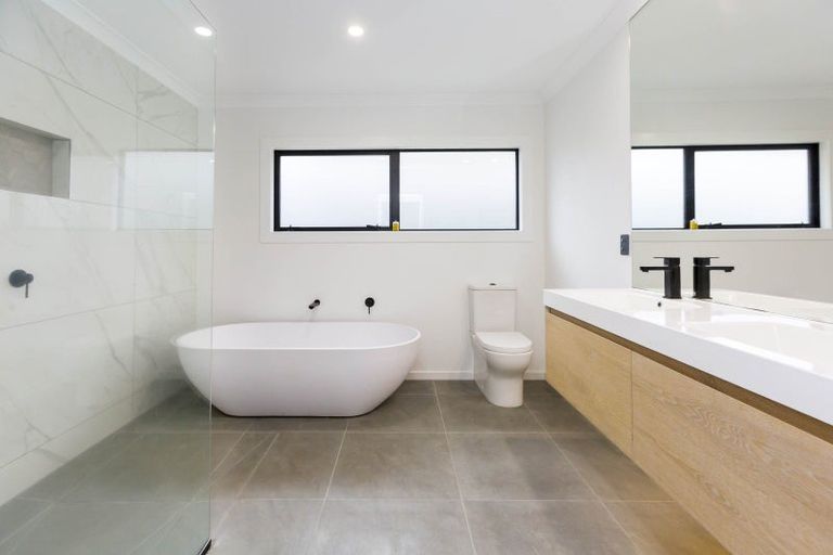 Photo of property in 5 Gloucester Street, Silverstream, Upper Hutt, 5019