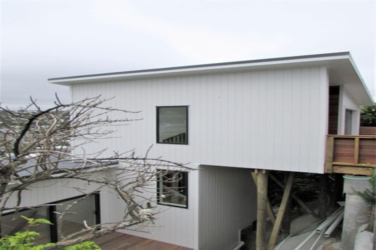 Photo of property in 84 Maupuia Road, Maupuia, Wellington, 6022