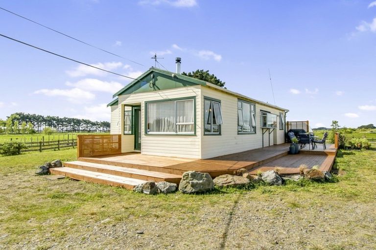 Photo of property in 82 Himatangi Beach Road, Himatangi, Foxton, 4891
