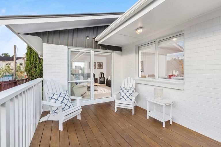 Photo of property in 1/11 Stratford Avenue, Milford, Auckland, 0620