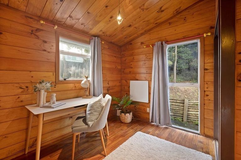 Photo of property in 2 Dunraven Place, Torbay, Auckland, 0630