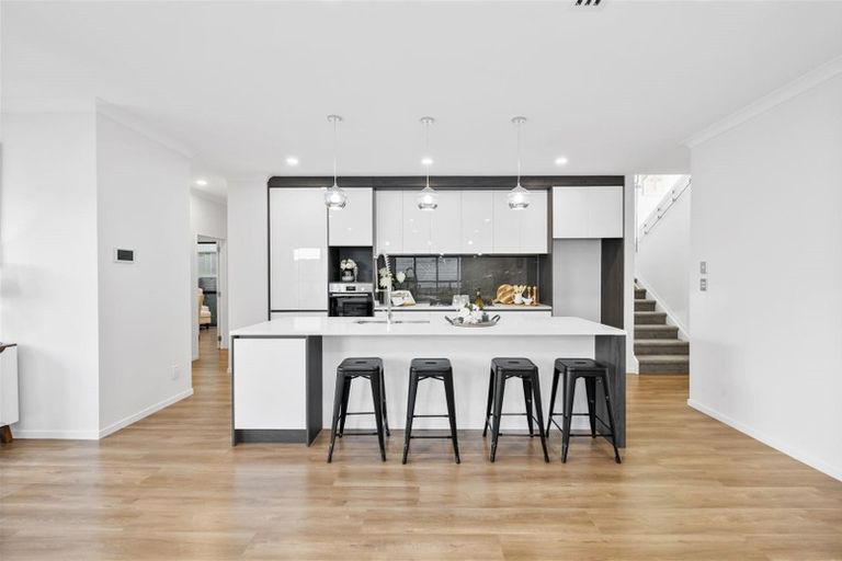 Photo of property in 8 Aklander Rise, Flat Bush, Auckland, 2019