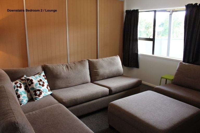 Photo of property in 90 William Bayes Place, Red Beach, 0932