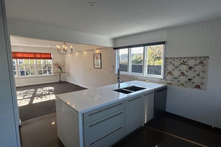 Photo of property in 68 Innes Road, St Albans, Christchurch, 8052