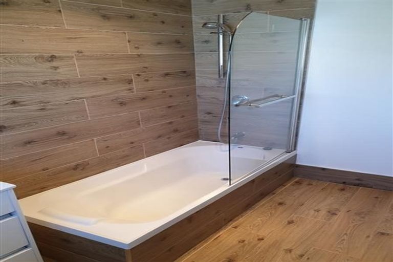 Photo of property in 6 Everglade Drive, Goodwood Heights, Auckland, 2105