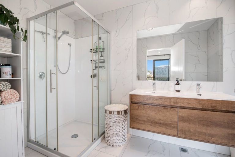 Photo of property in 42 Arran Point Parade, Orewa, 0931