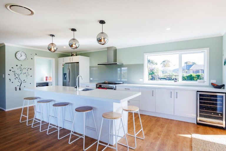 Photo of property in 21 Loveston Lane, Kelvin Grove, Palmerston North, 4470