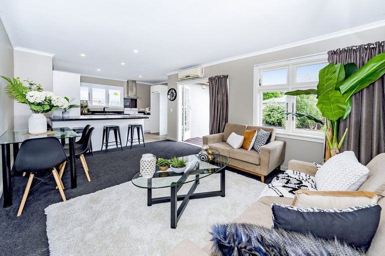 Photo of property in 70 Inwoods Road, Parklands, Christchurch, 8083