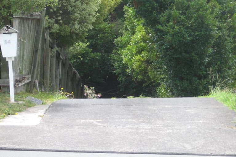 Photo of property in 14a Target Road, Totara Vale, Auckland, 0629