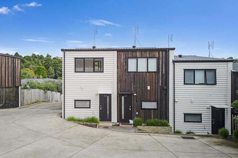 Photo of property in 2/15 Tilden Avenue, Hillcrest, Auckland, 0627