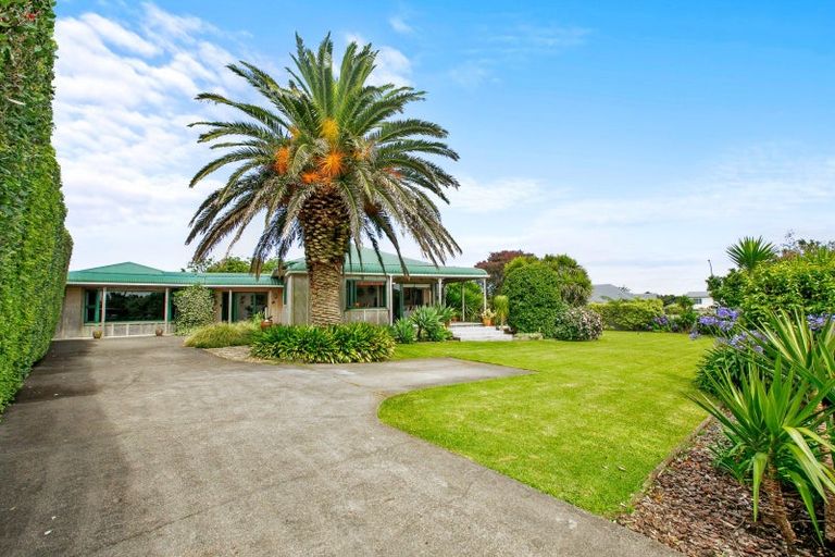 Photo of property in 128 Wairau Road, Oakura, 4314