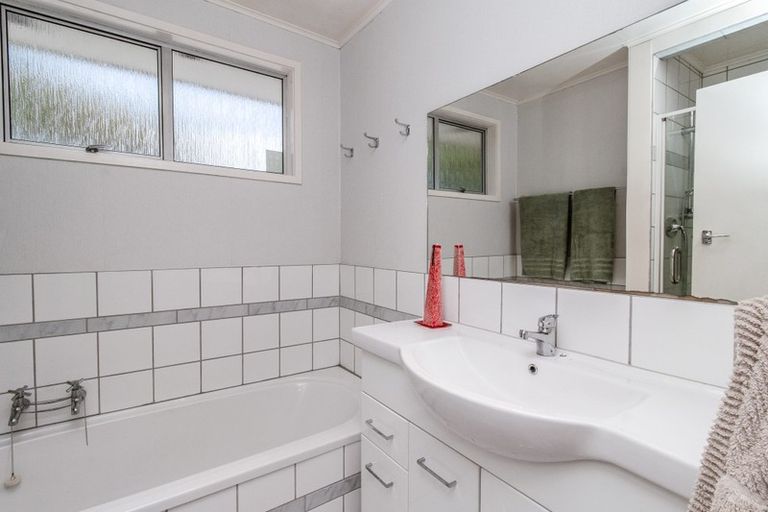 Photo of property in 19 Homedale Street, Pukehangi, Rotorua, 3015