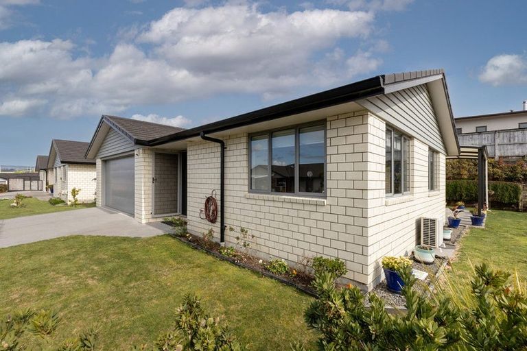 Photo of property in Waterview Estate, 3/4 Greystone Place, Omokoroa, 3114