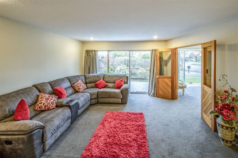 Photo of property in 23 Althorp Place, Avonhead, Christchurch, 8042