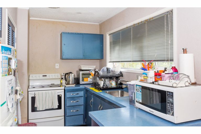 Photo of property in 4/496 Glenfield Road, Glenfield, Auckland, 0629