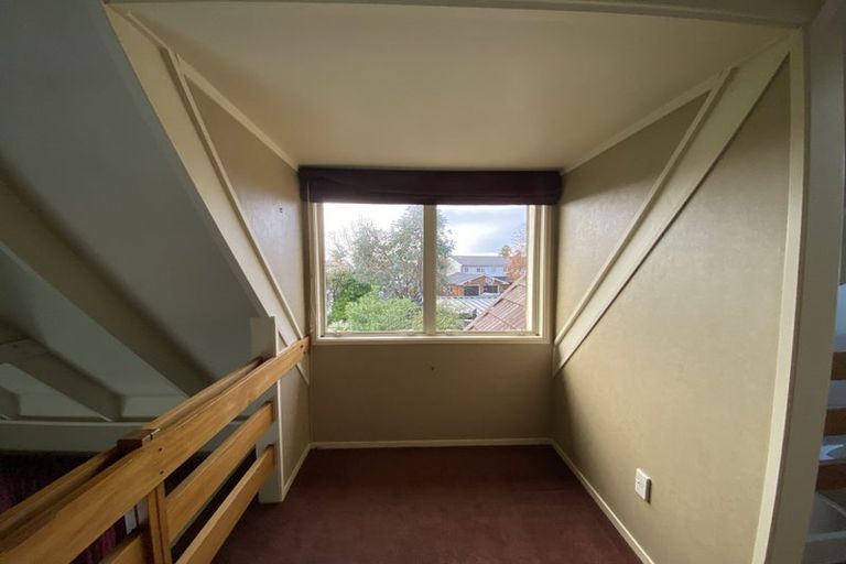 Photo of property in 8 Sanctuary Point, Sunnyhills, Auckland, 2010