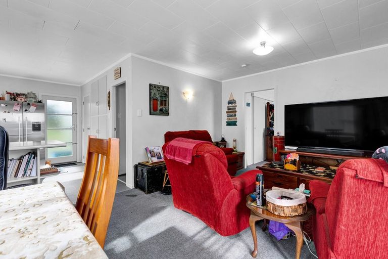 Photo of property in 15b Parsons Street, Vogeltown, New Plymouth, 4310