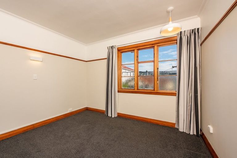 Photo of property in Ionian Flats, 123-125 Brougham Street, Mount Victoria, Wellington, 6011