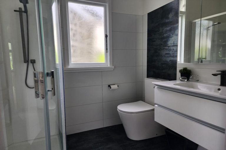 Photo of property in 6 Convent Road, Bluff Hill, Napier, 4110