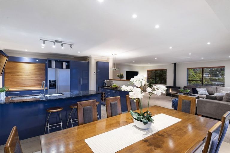 Photo of property in 41 Mayfair Crescent, Mairangi Bay, Auckland, 0630