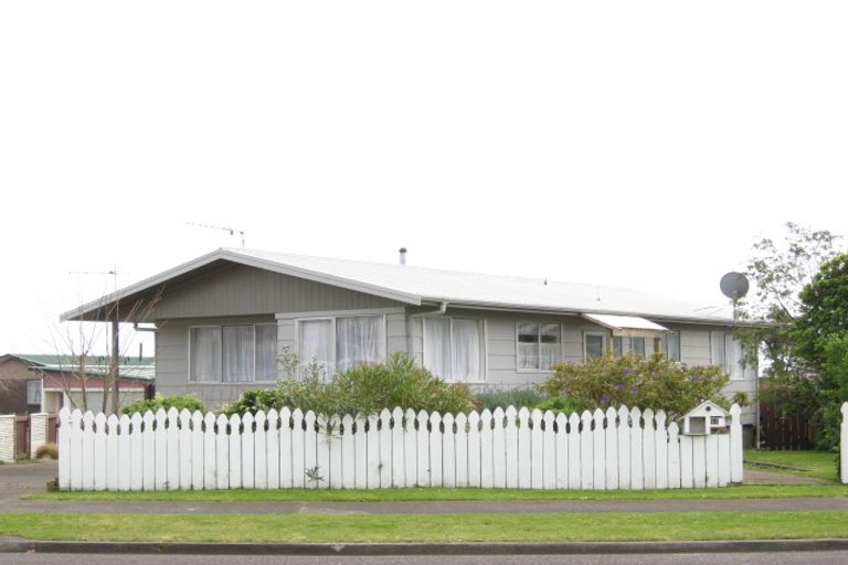 Photo of property in 44 Glamis Avenue, Bell Block, New Plymouth, 4312