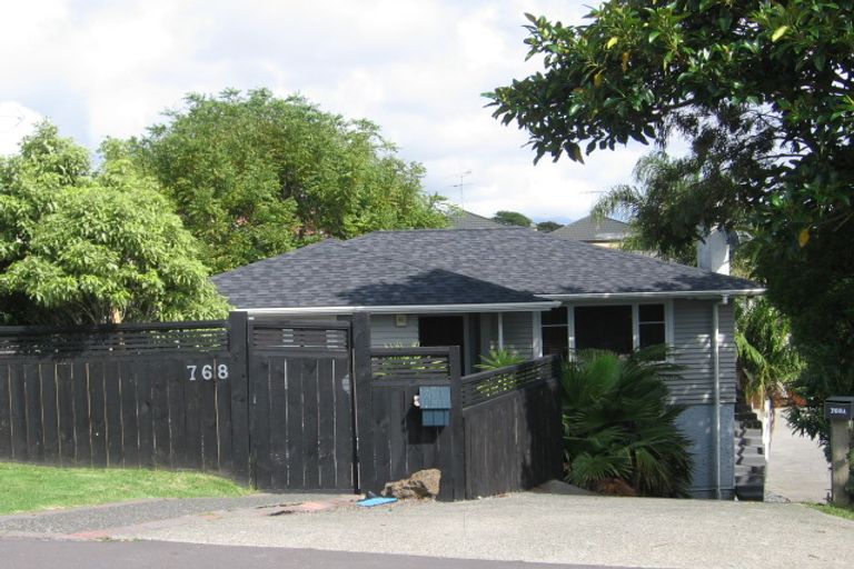 Photo of property in 768 East Coast Road, Oteha, Auckland, 0630