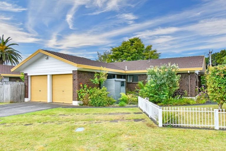 Photo of property in 1/1 Manse Road, Pahurehure, Papakura, 2113