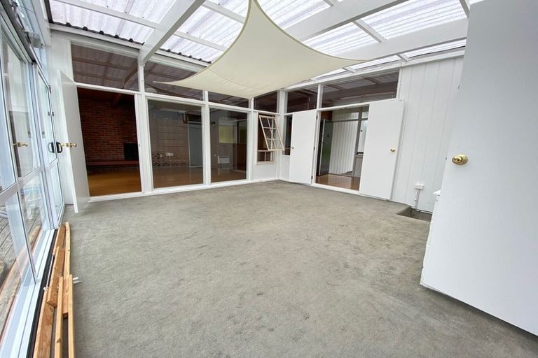 Photo of property in 156 Bleakhouse Road, Mellons Bay, Auckland, 2014