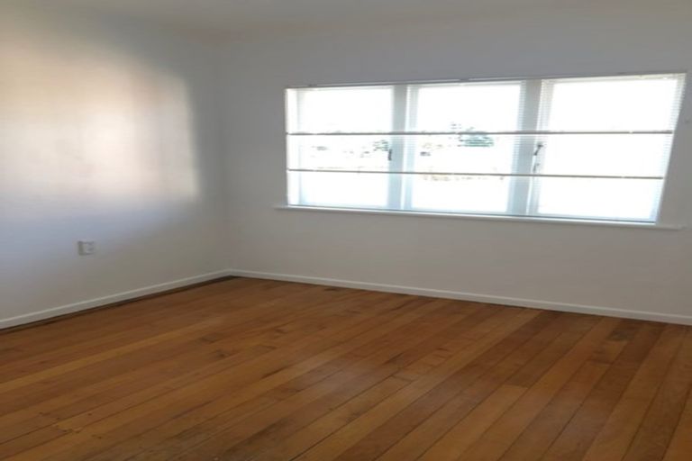Photo of property in 27 Cameron Street, Papakura, 2110