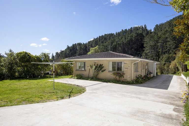 Photo of property in 40 Elmslie Road, Pinehaven, Upper Hutt, 5019