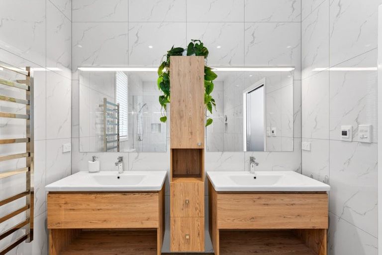 Photo of property in 135 Thompson Road, Bluff Hill, Napier, 4110