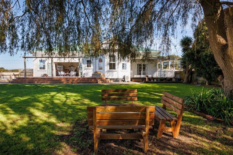 Photo of property in 2114 State Highway 56, Longburn, Palmerston North, 4477