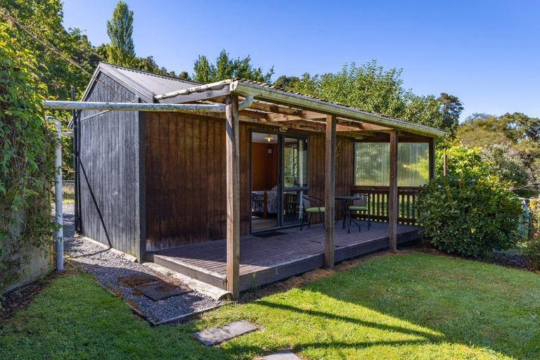 Photo of property in Ruatiti Cottage, 1693 Ruatiti Road, Ruatiti, Raetihi, 4696