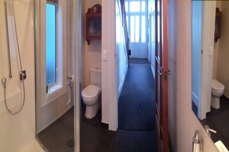 Photo of property in 5 Moeller Street, Mount Victoria, Wellington, 6011