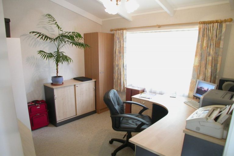 Photo of property in 2/40 Laurie Avenue, Papakura, 2110