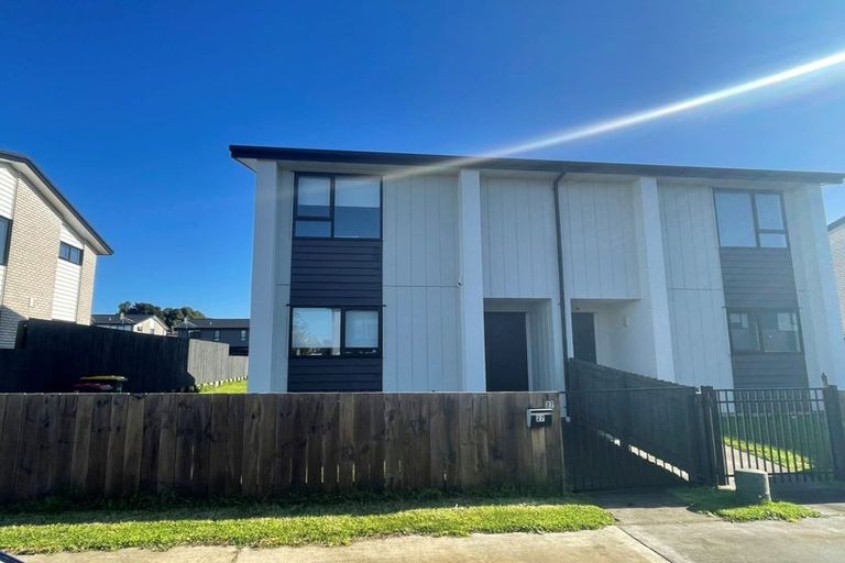 Photo of property in 27 Discovery Place, Marfell, New Plymouth, 4310