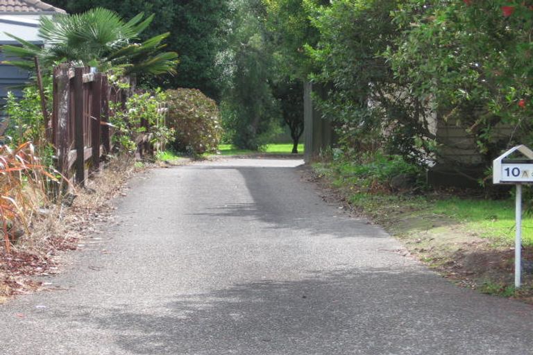 Photo of property in 10 Grainger Road, Te Atatu South, Auckland, 0610