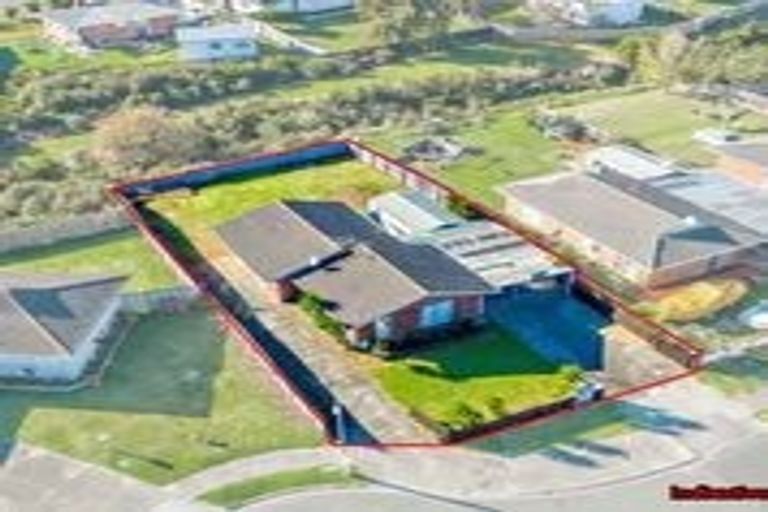 Photo of property in 68 Chelburn Crescent, Mangere East, Auckland, 2024