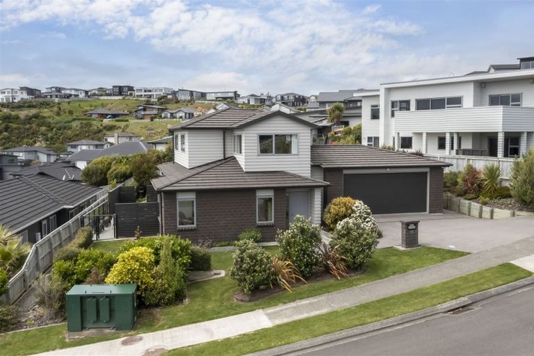 Photo of property in 55 Endeavour Drive, Whitby, Porirua, 5024