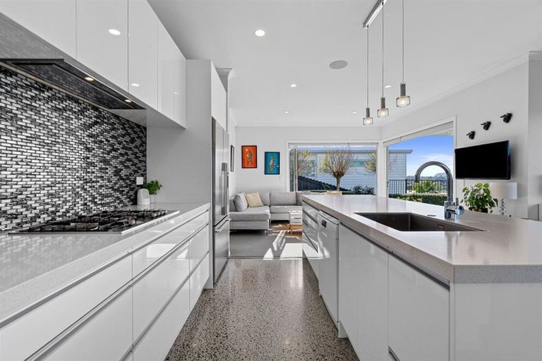 Photo of property in 15 Valley View Way, Bethlehem, Tauranga, 3110